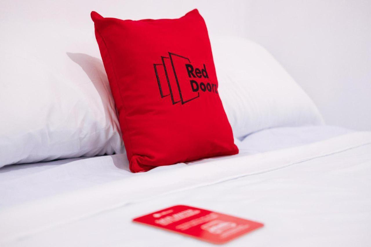 RedDoorz Plus near Jakarta Kota Station Zewnętrze zdjęcie