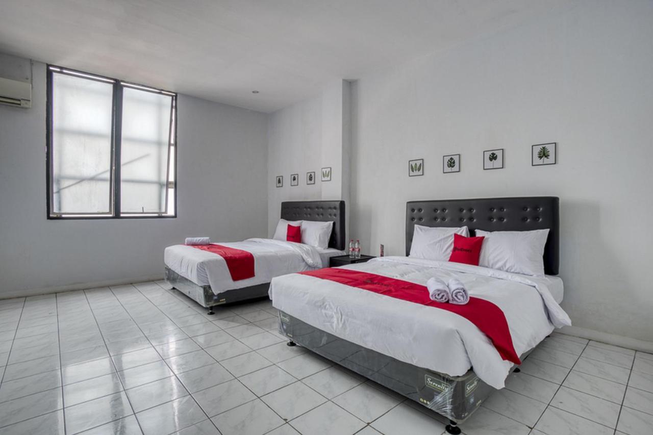 RedDoorz Plus near Jakarta Kota Station Zewnętrze zdjęcie